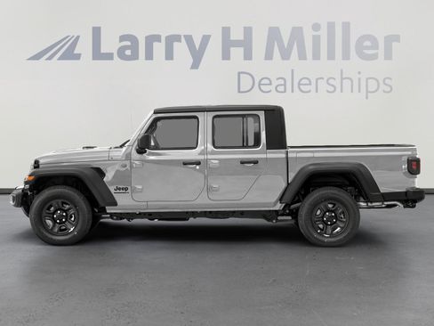 Used 2022 Jeep Gladiator Willys image 3