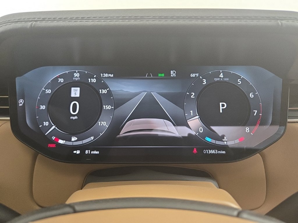 Certified 2025 Land Rover Range Rover SE AWD/4WD image 10