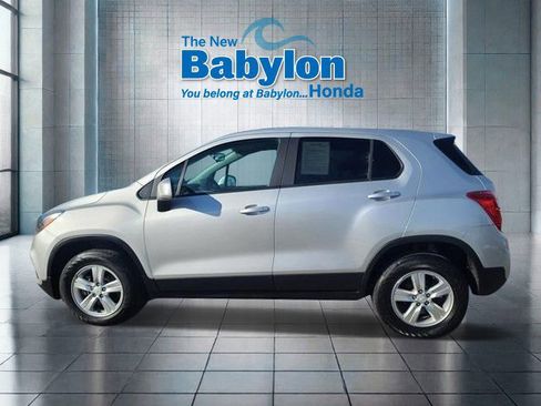 Used 2022 Chevrolet Trax LS w/ Tint and Cruise Package image 2