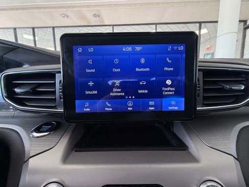 Used 2022 Ford Explorer XLT w/ Equipment Group 202A image 21