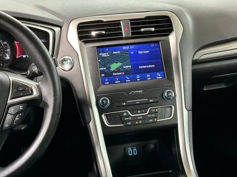 Used 2020 Ford Fusion SE FWD image 13