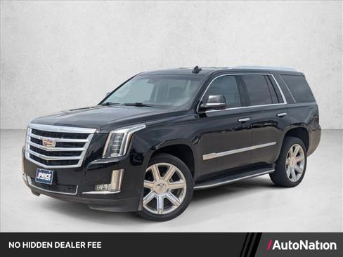 Used 2017 Cadillac Escalade Luxury RWD image 1