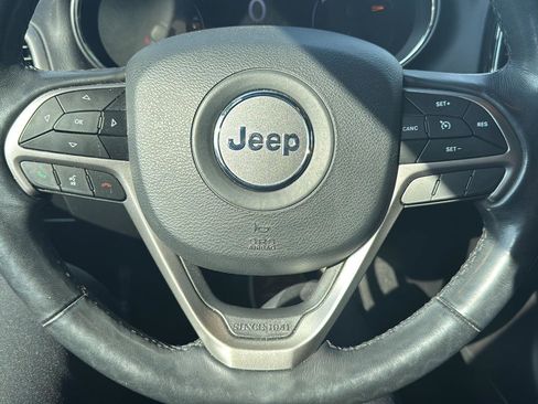 Used 2020 Jeep Grand Cherokee Limited AWD/4WD image 12