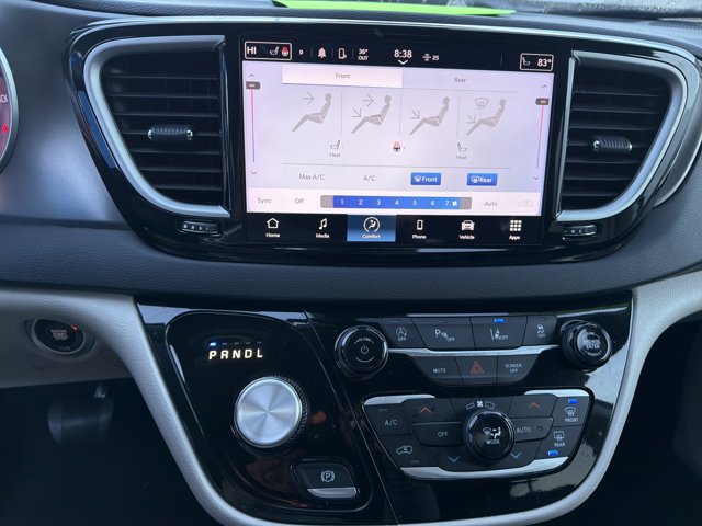 Used 2024 Chrysler Pacifica Touring-L FWD image 20