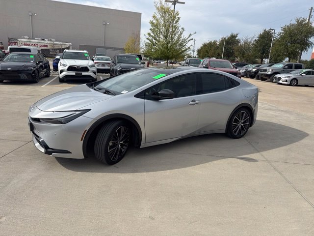 Used 2024 Toyota Prius XLE FWD image 7