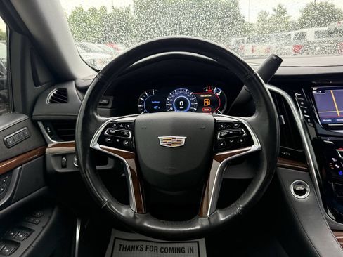 Used 2020 Cadillac Escalade ESV Luxury RWD image 24