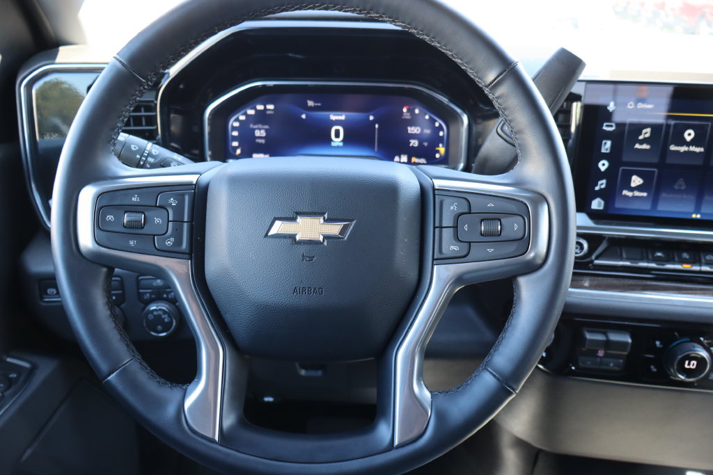Used 2025 Chevrolet Silverado 1500 LT AWD/4WD image 6