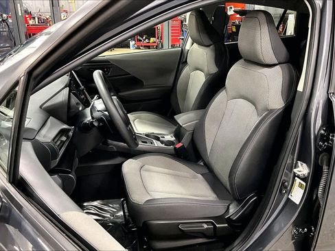 Used 2024 Subaru Crosstrek 2.0i Premium image 8