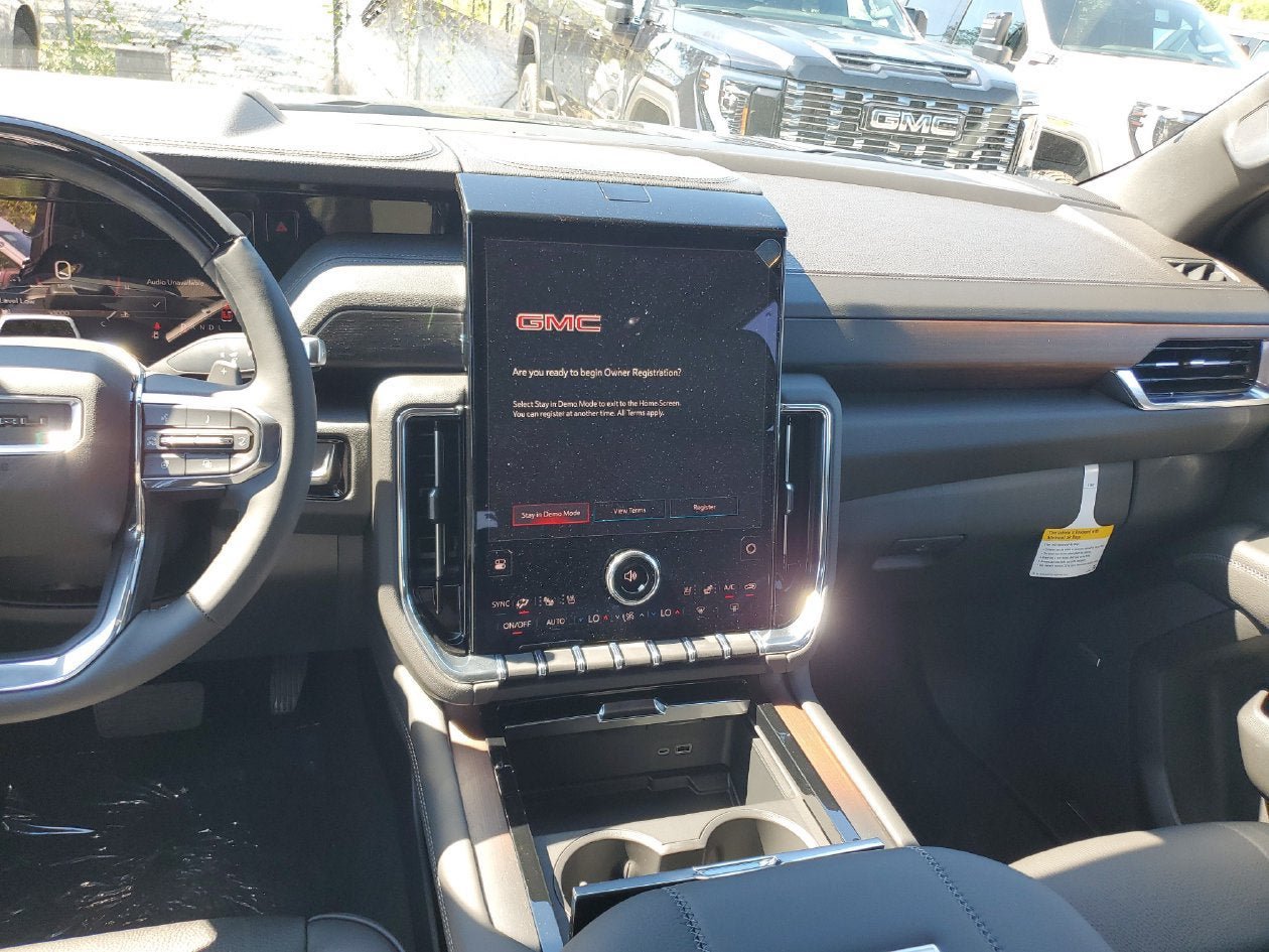 New 2027 GMC Yukon Denali w/ Denali Reserve Package AWD/4WD image 14
