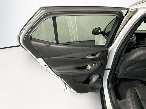 Used 2024 Buick Encore GX Sport Touring FWD image 26