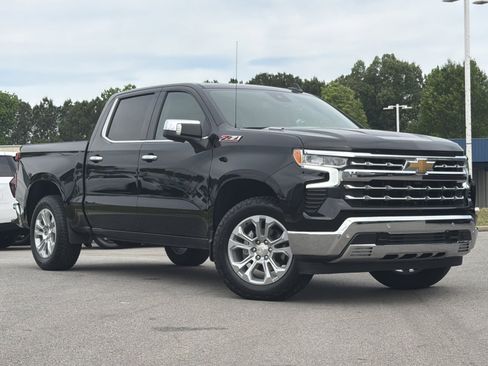 Used 2025 Chevrolet Silverado 1500 LTZ w/ LTZ Premium Package AWD/4WD image 2