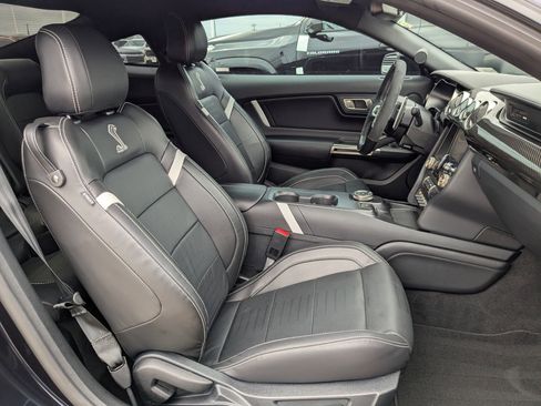 Used 2021 Ford Mustang Shelby GT500 w/ Technology Package image 23