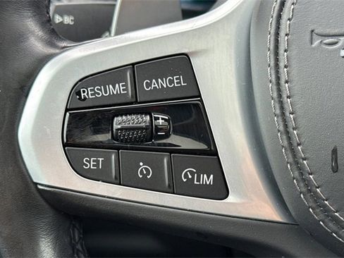 Used 2022 BMW X6 xDrive40i w/ M Sport Package image 37