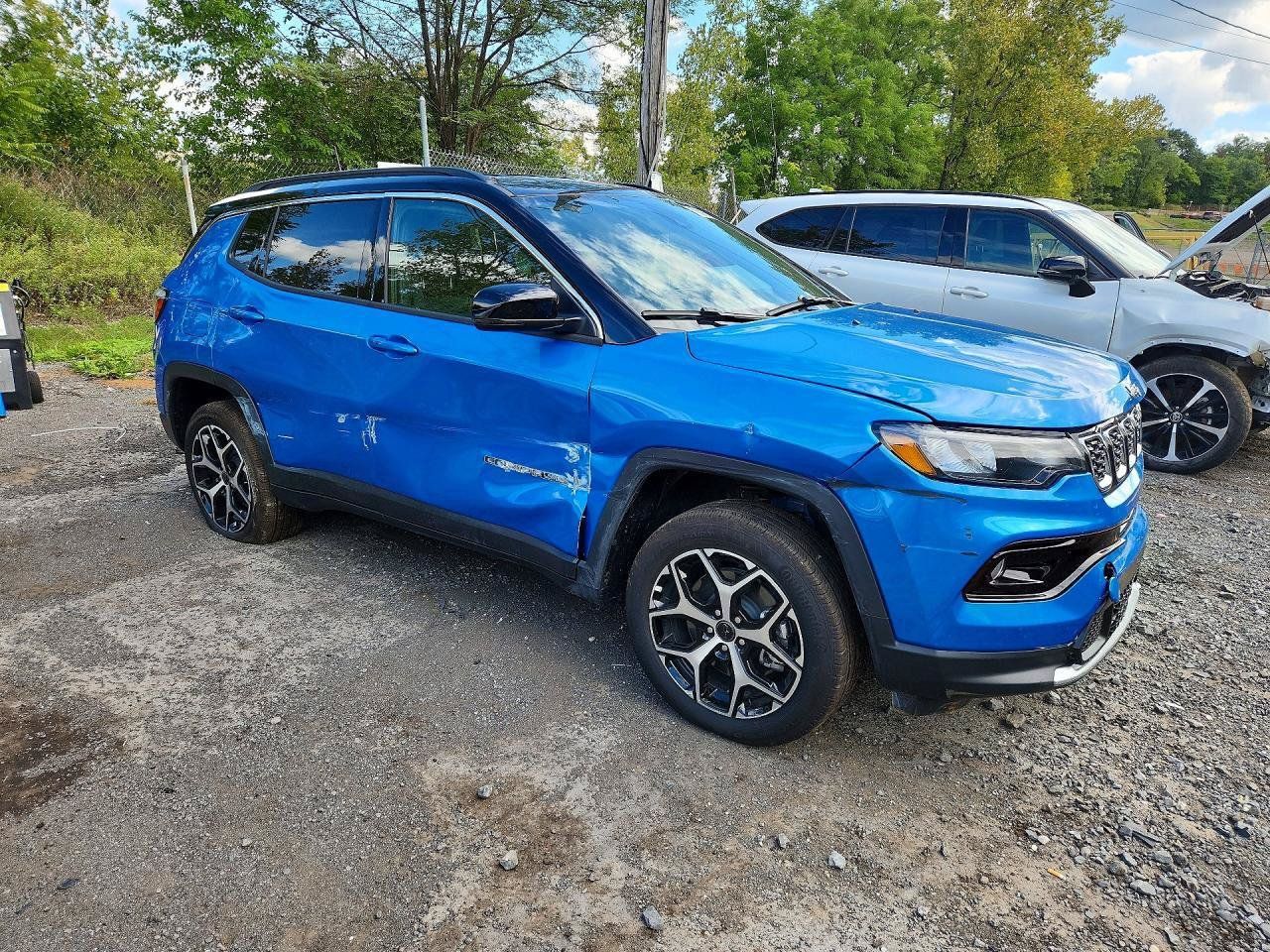 Used 2026 Jeep Compass Limited AWD/4WD image 1