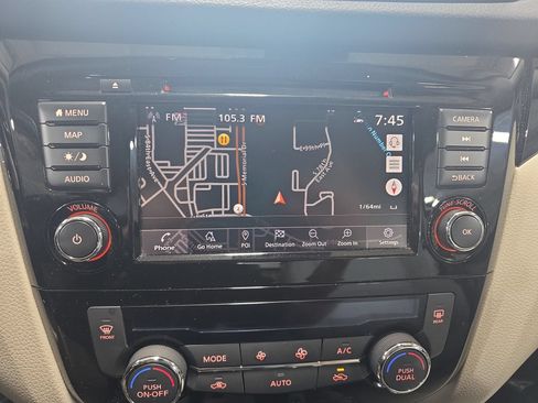 Used 2022 Nissan Rogue Sport SL FWD image 21