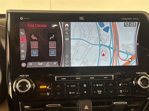 Used 2021 Toyota Highlander Platinum image 29