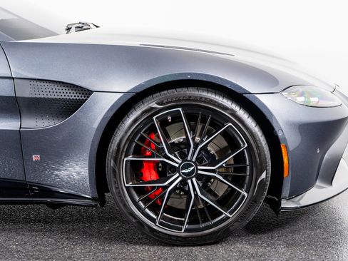 Used 2021 Aston Martin V8 Vantage Convertible image 6