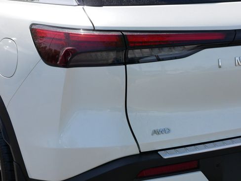 Certified 2023 INFINITI QX60 Sensory w/ Vision Package AWD/4WD image 17