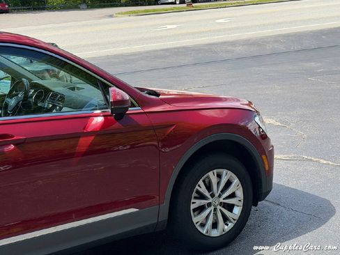 Used 2018 Volkswagen Tiguan SE AWD/4WD image 39