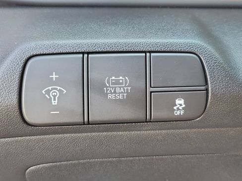 Certified 2025 Hyundai Elantra Hybrid FWD image 19