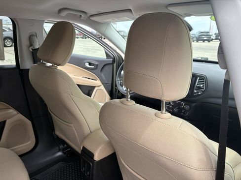 Used 2018 Jeep Compass Sport w/ Tech Group AWD/4WD image 49