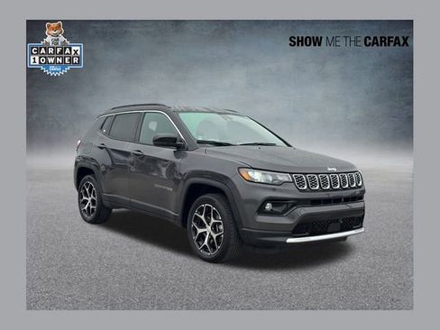 Used 2024 Jeep Compass Limited image 1