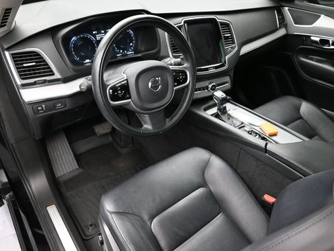 Used 2021 Volvo XC90 T5 Momentum w/ Protection Package Premier FWD image 22