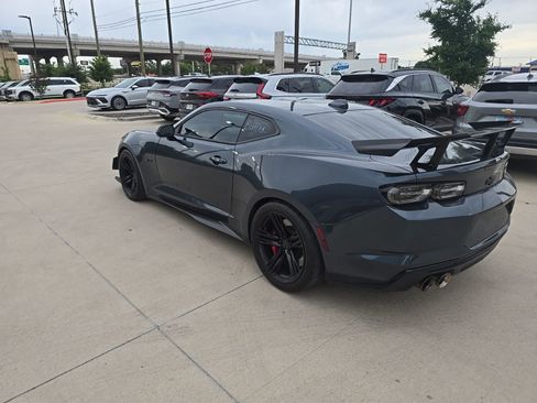 Used 2021 Chevrolet Camaro ZL1 RWD image 7