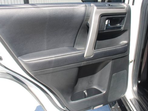 Certified 2019 Toyota 4Runner SR5 Premium AWD/4WD image 15