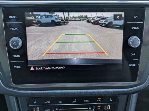 Certified 2023 Volkswagen Tiguan SE w/ Panoramic Sunroof Package FWD image 25