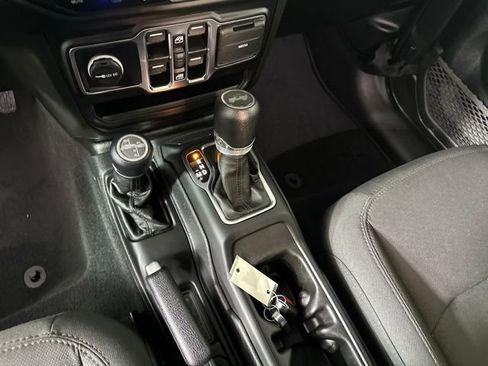 Used 2023 Jeep Wrangler Unlimited w/ Cold Weather Group image 20