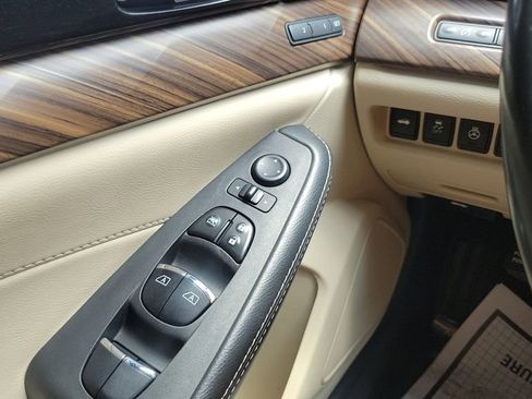 Used 2017 Nissan Maxima Platinum FWD image 20