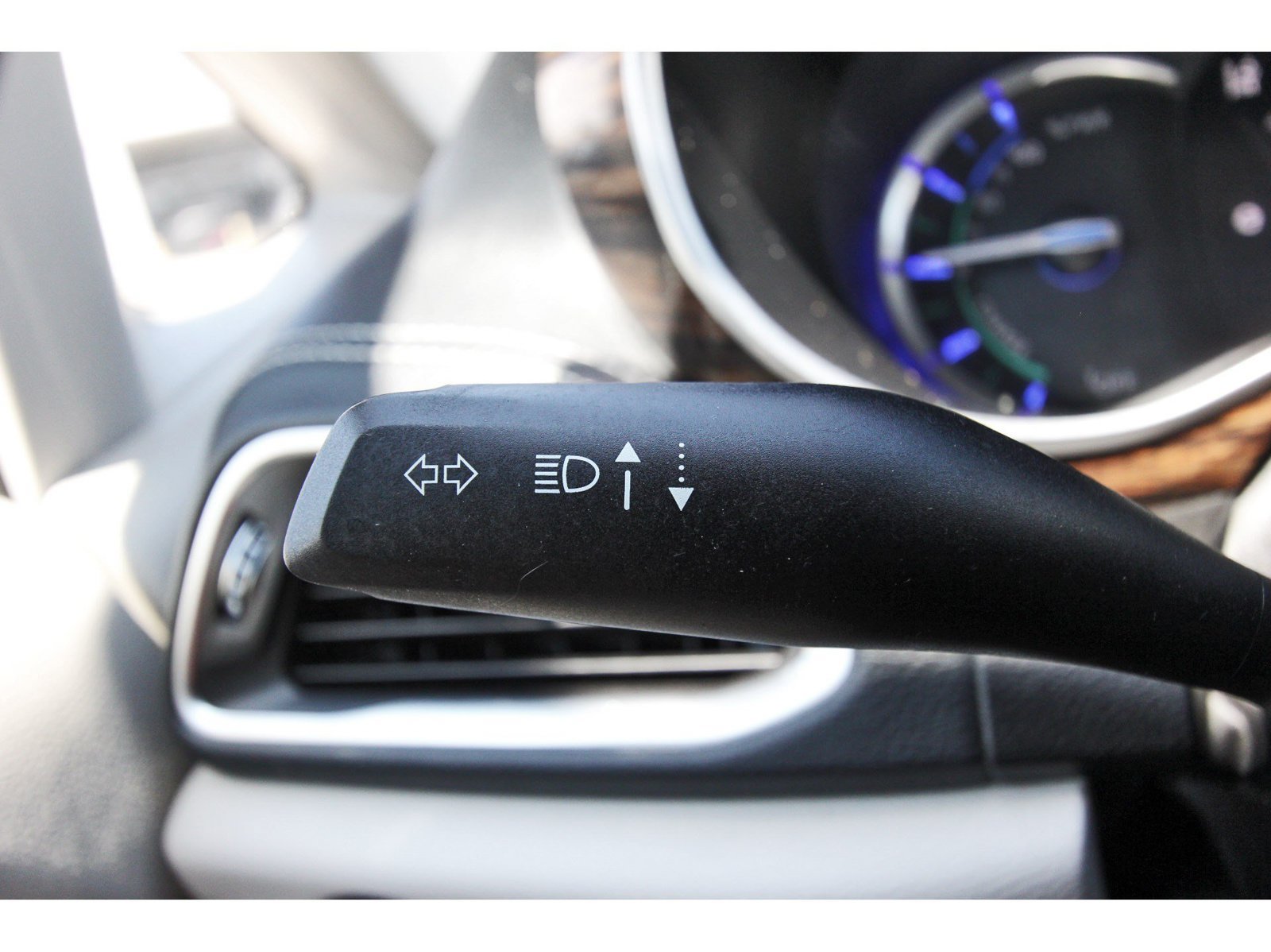 Used 2023 Chrysler Pacifica Limited FWD image 15