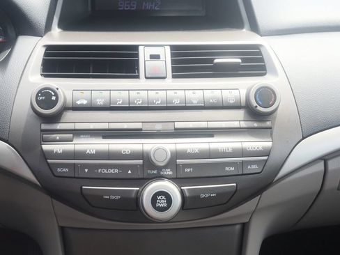 Used 2011 Honda Accord LX image 4