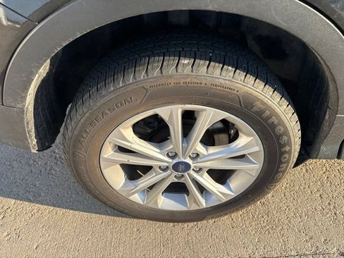 Used 2017 Ford Escape SE FWD image 17