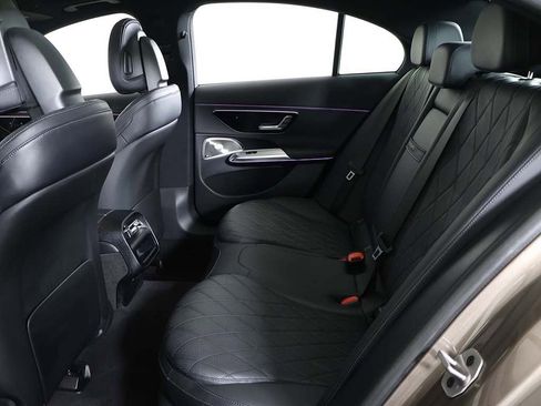 Used 2025 Mercedes-Benz E 450 4MATIC Sedan w/ Multicontour Seating Package image 37