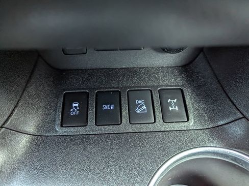 Used 2018 Toyota Highlander XLE AWD/4WD image 25