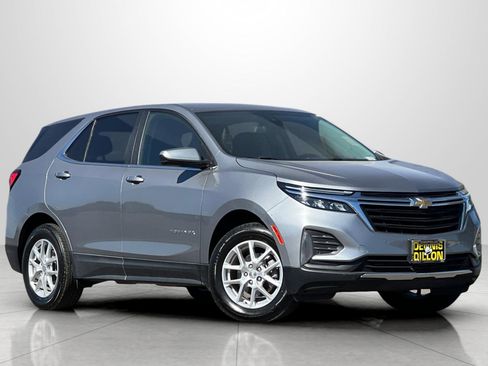 Used 2024 Chevrolet Equinox LT image 2