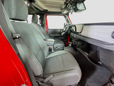 Used 2024 Jeep Wrangler Unlimited Sahara AWD/4WD image 29