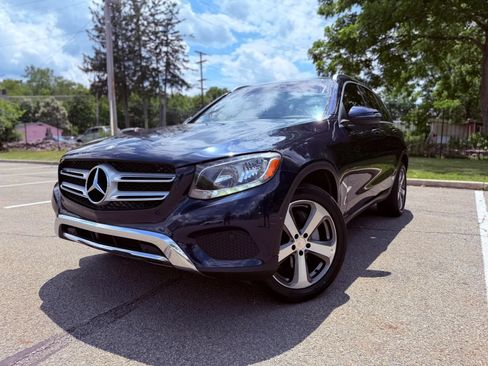 Used 2016 Mercedes-Benz GLC 300 image 2