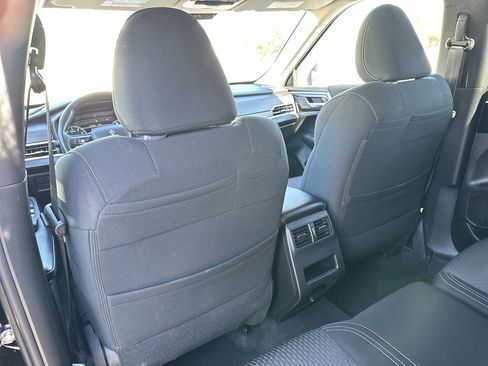 Used 2024 Mitsubishi Outlander ES image 28