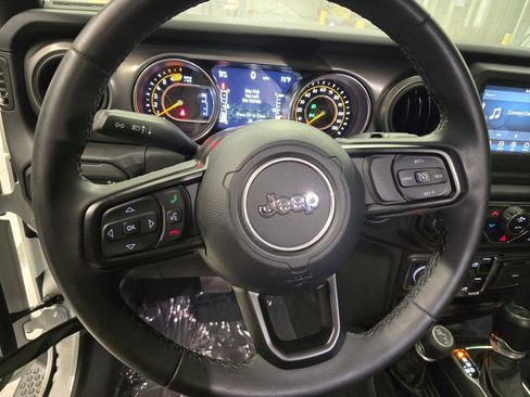 Used 2023 Jeep Wrangler Unlimited Sport AWD/4WD image 17