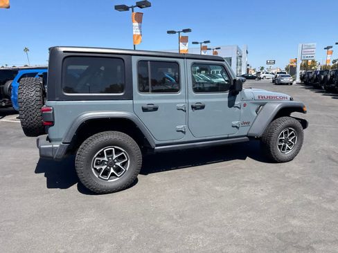Used 2024 Jeep Wrangler Unlimited Rubicon AWD/4WD image 12