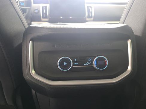 Certified 2025 Ford Expedition Active AWD/4WD image 29