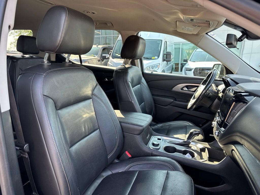 Used 2019 Chevrolet Traverse LT w/ LT Premium Package AWD/4WD image 15