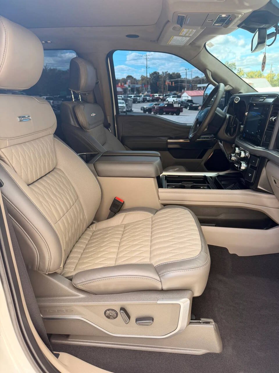 Used 2026 Ford F350 Platinum w/ Platinum Plus Package AWD/4WD image 27