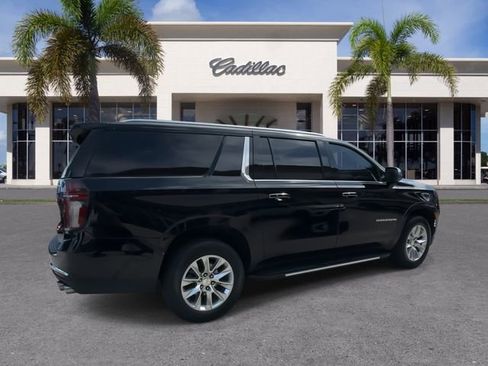 Used 2023 Chevrolet Suburban Premier image 15
