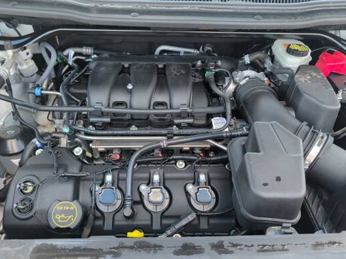 Used 2018 Ford Explorer Limited w/ Equipment Group 301A FWD image 12