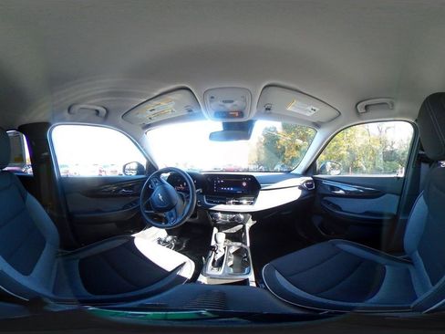 Used 2025 Chevrolet TrailBlazer LT image 38