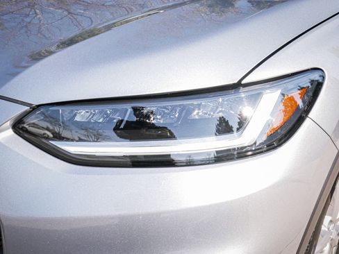 Certified 2025 Honda HR-V LX image 6